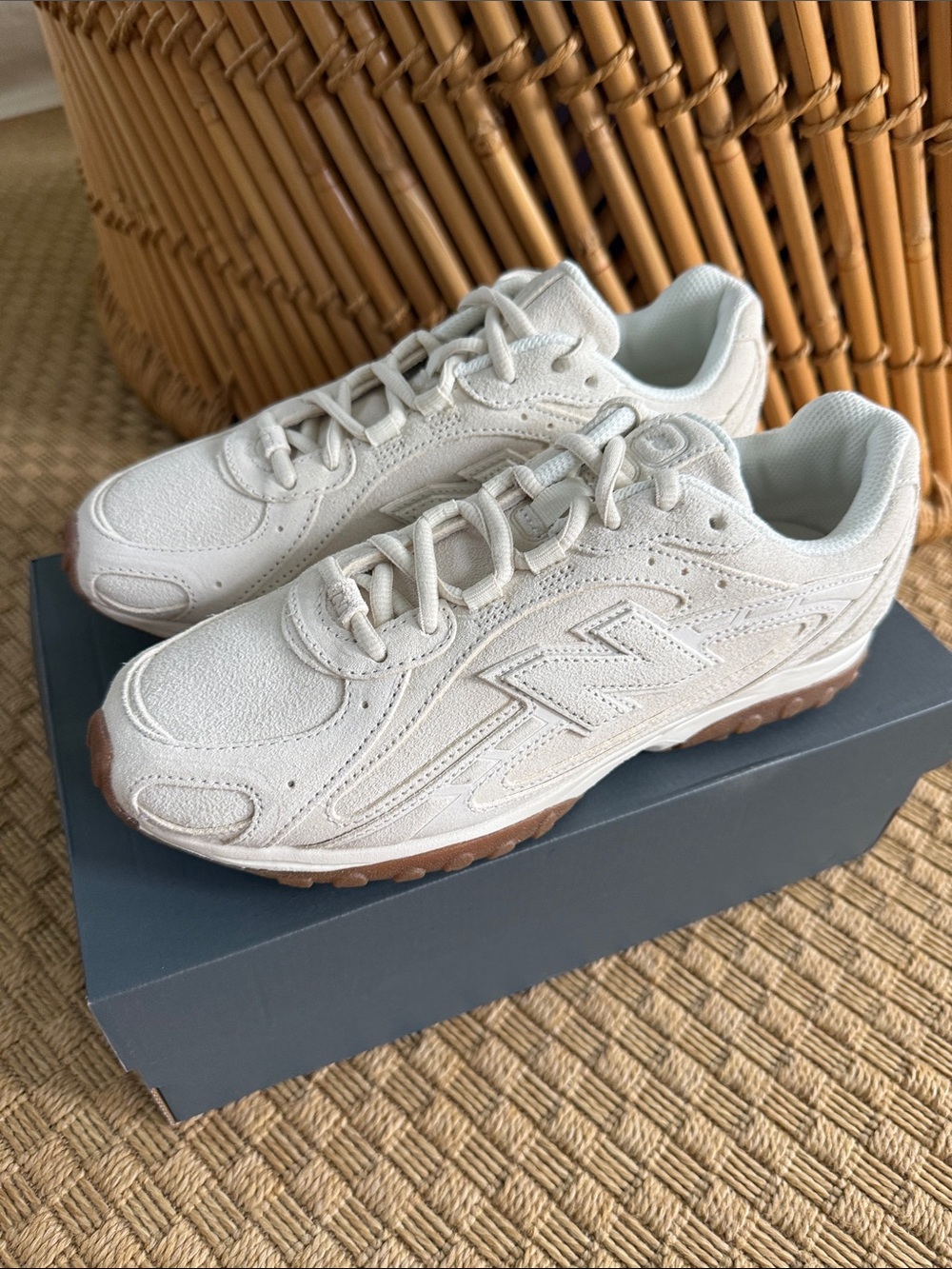 New Balance 204L Women's 8.5
